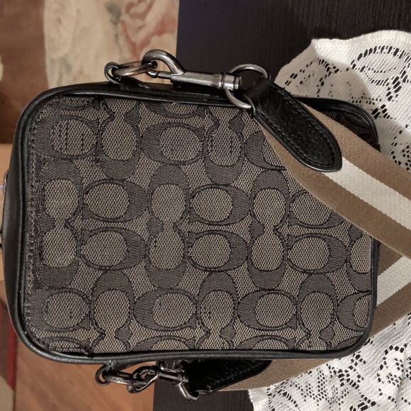 Coach Stanton C8237 Bag - Picture 3 of 16